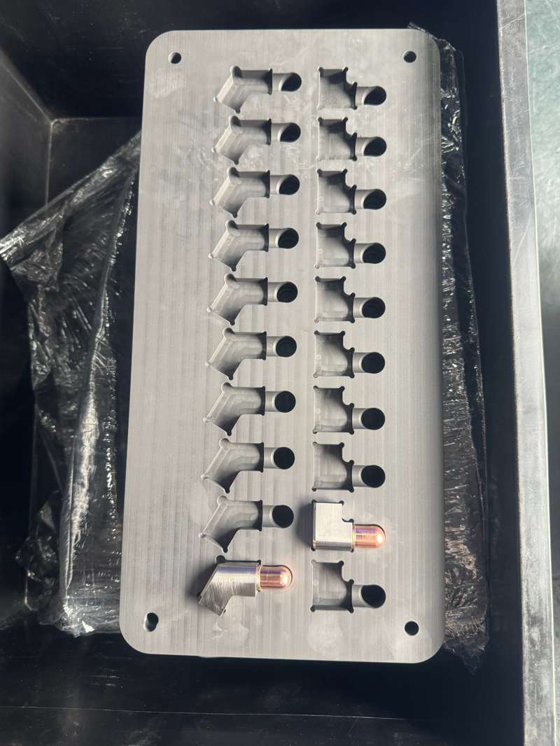 薄板的克星：cpu冷板石墨治具的防变形秘籍